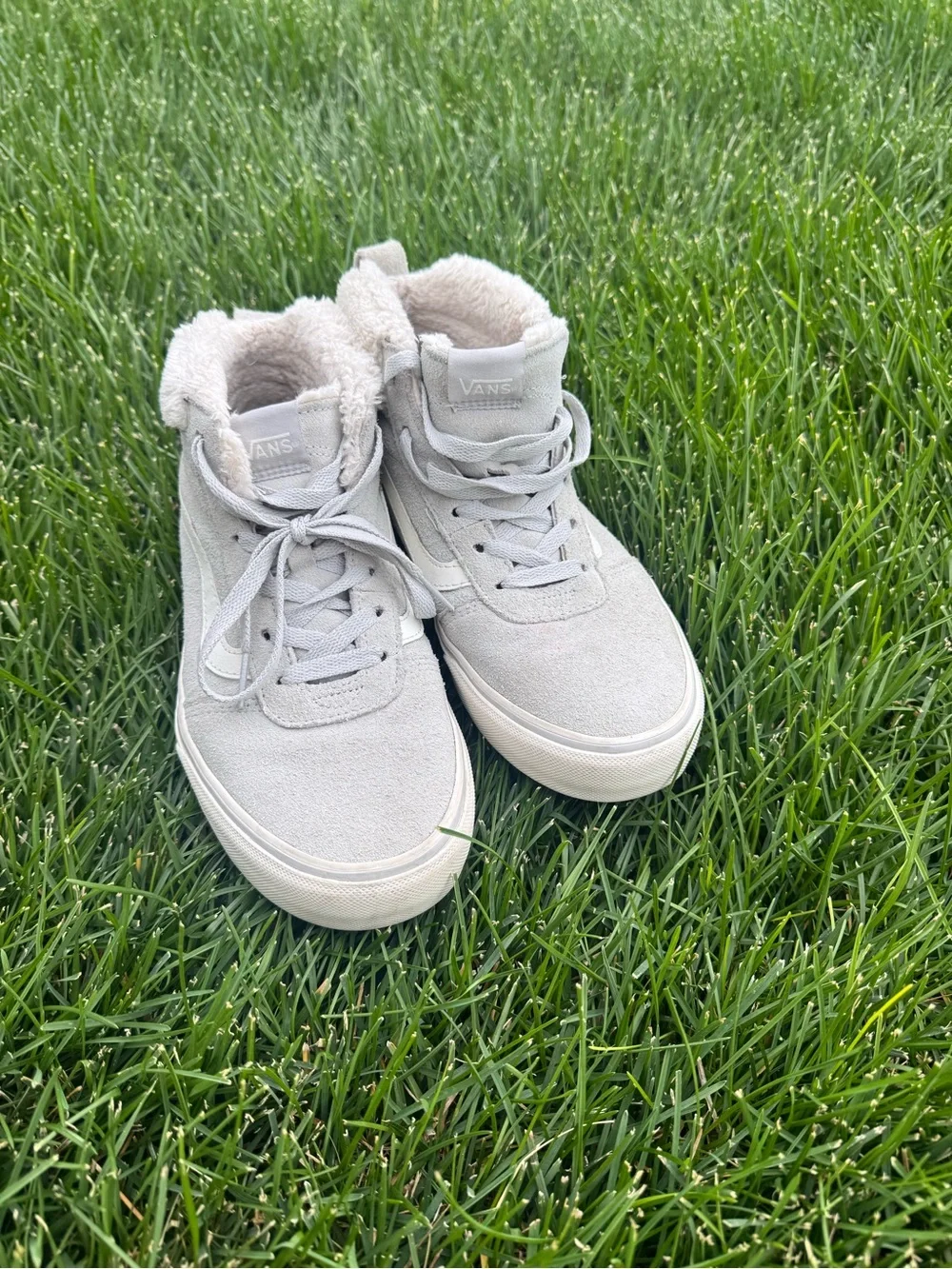 Vans Ward Hi MTE Gray Suede Sherpa Lined High Tops Women’s 8.5